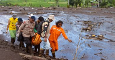 Ríos de lava fría azotan Indonesia y dejan más de 40 fallecidos