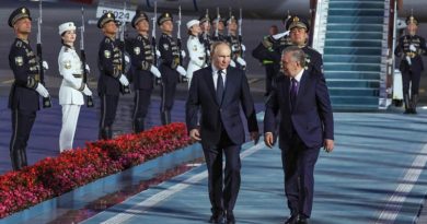 Vladimir Putin llega a Uzbekistán en una visita de Estado