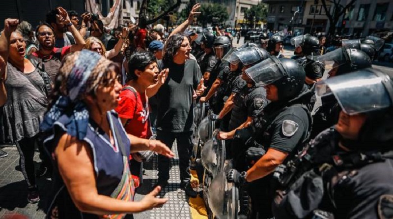 Sindicatos argentinos marchan por el rechazo a las políticas de Javier Milei