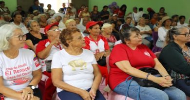 Adultos mayores debaten Ley de Pensionadas y Pensionados frente al bloqueo