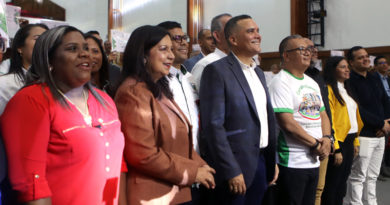 Gobierno de Caracas juramenta a 200 contralores comunales