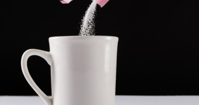 ¿Cuáles son los riegos y beneficios del uso de edulcorantes?