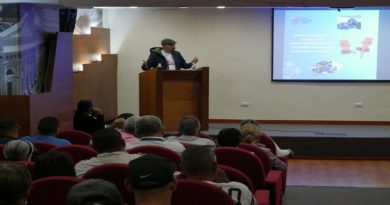 Clase obrera debate el impacto de la sanciones durante foro en la AN