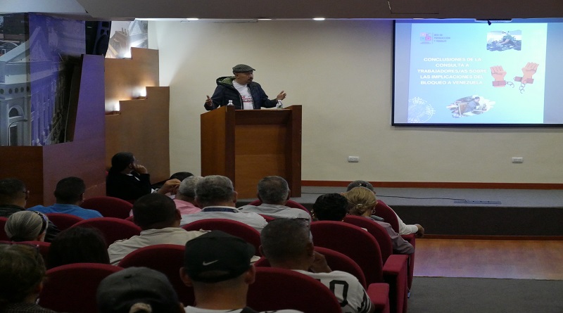 Clase obrera debate el impacto de la sanciones durante foro en la AN