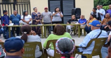 Realizan asamblea comunitaria en Caracas