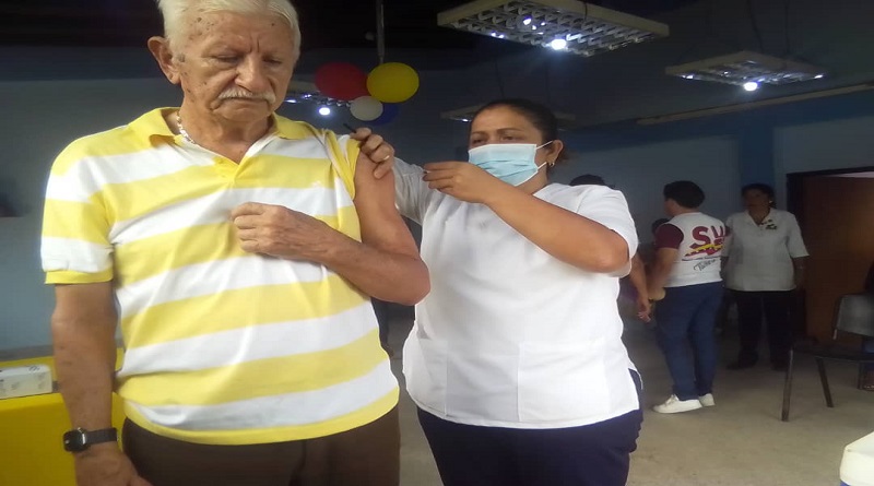 Realizan jornada de vacunación para los adultos mayores de Táchira