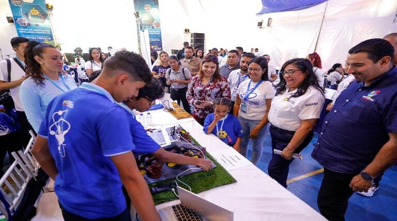 Inaugurada Feria de Innovación y Olimpiadas Regionales de Robótica Creativa en Lara