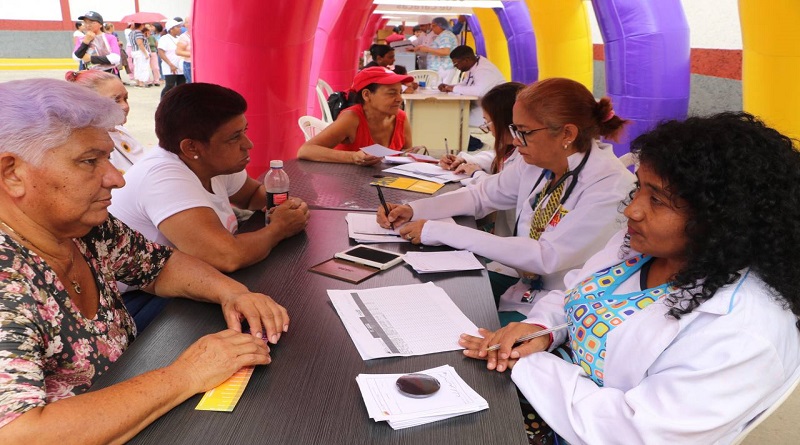Mujeres de Antímano recibieron atención integral en salud
