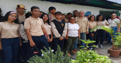 Fomentan la siembra y cosecha en Centros Productivos Agrourbanos