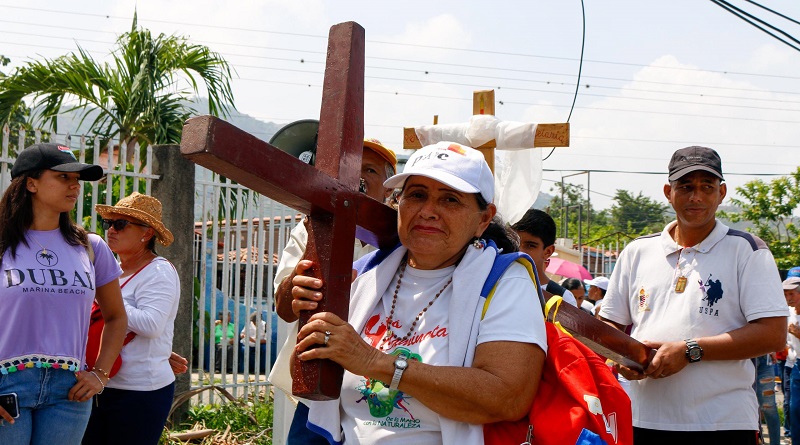 Mariñenses celebraron 79 años de peregrinación de la Cruz de Mayo