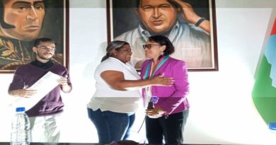 Reconocen labor del Frente de Mujeres en Cultura de Caracas
