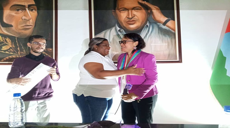 Reconocen labor del Frente de Mujeres en Cultura de Caracas