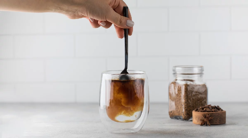 Este es el truco para endulzar el café y reducir consumo de azúcar