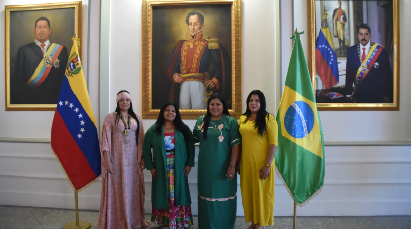 Venezuela recibe a la ministra de pueblos indígenas de Brasil en Caracas