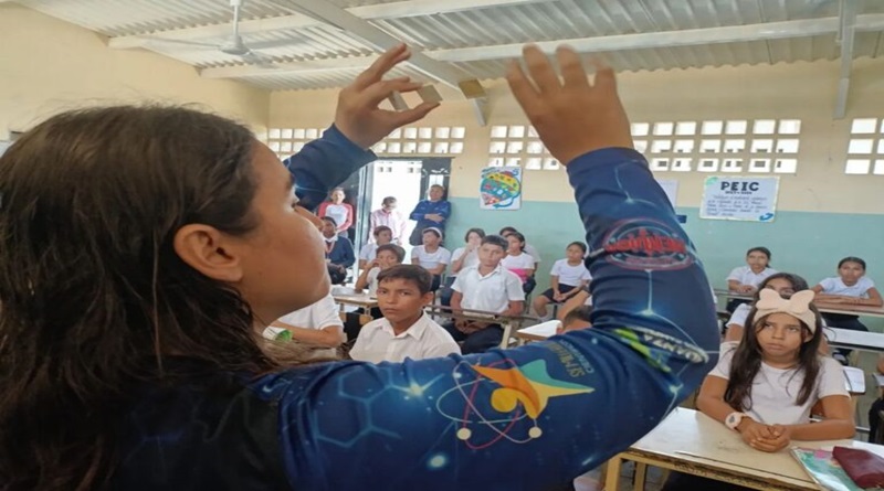 Aprenden sobre la luz y el uso de microscopios en Anzoátegui