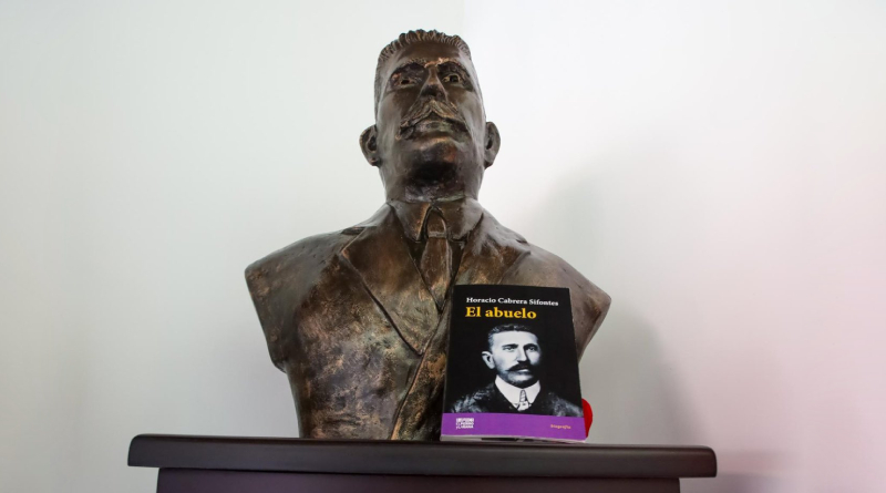 Conmemoran natalicio de Domingo Antonio Sifontes con la inauguración de su busto
