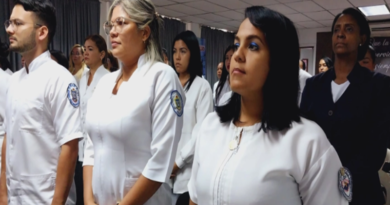 Profesionales de Enfermería de La Guaira reciben cargos y ascensos