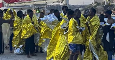 Rescatan a cien migrantes frente a costas libias
