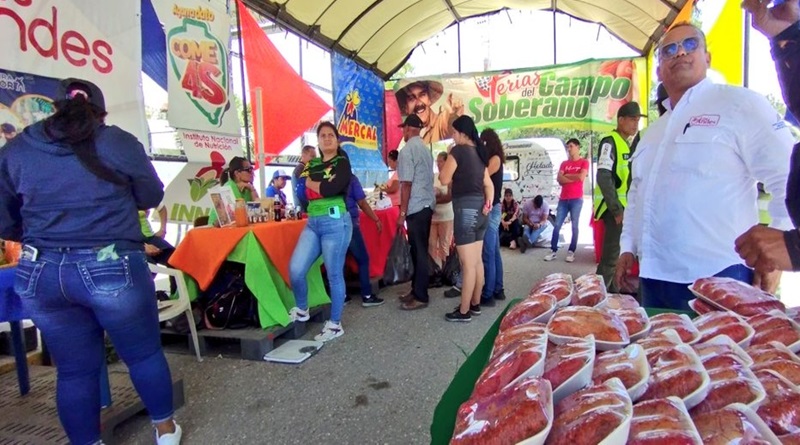 Gran despliegue de Feria del Campo Soberano abastece a larenses