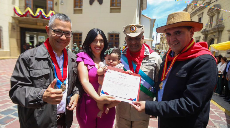 Mérida conmemora el paso de Bolívar en un acto de cultura y educación