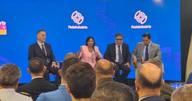Vicepresidenta Ejecutiva invita a empresarios fortalecer soberanía monetaria