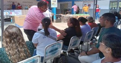 Dotación a Escuelas de Paz Castillo con el 1x10 del Buen Gobierno