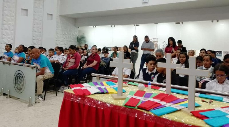Celebran a la Cruz de Mayo con gran devoción en Miranda
