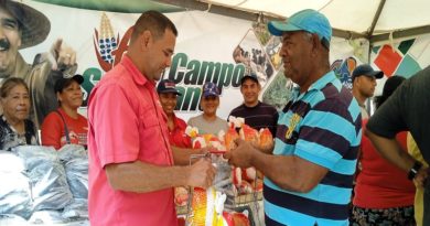 Más de mil familias son atendidas con la Feria del Campo Soberano en Anzoátegui