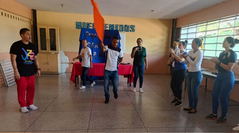 Dictan taller de sensibilización Viva Venezuela Mi Escuela Querida en Falcón