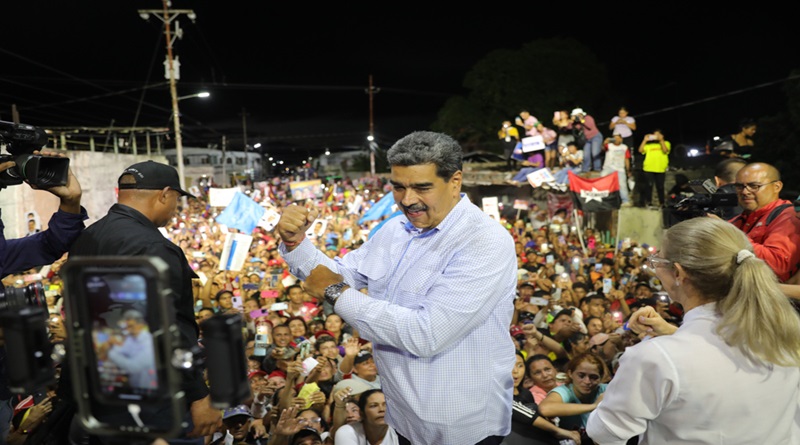 Presidente Maduro continúa peregrinación de pueblo en pueblo