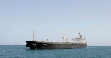 Barco atacado por hutíes se hunde en el golfo de Adén