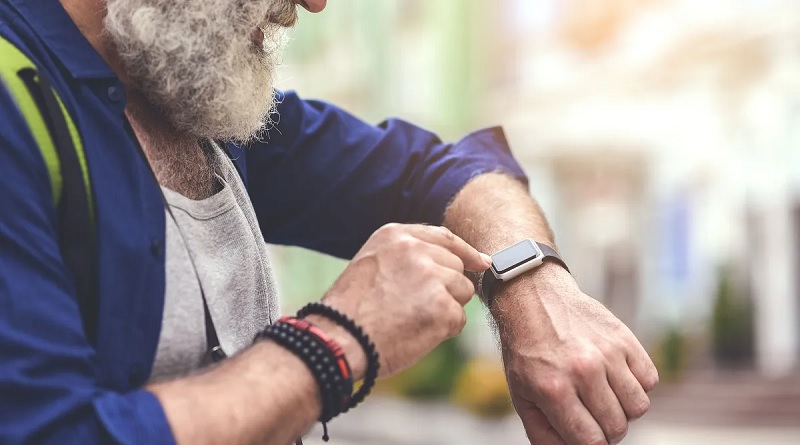 Relojes inteligentes son eficaces en el monitoreo del Parkinson