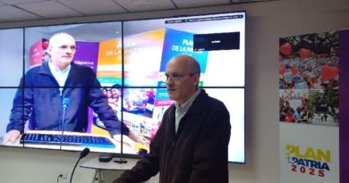 Caraqueños participan en plan formativo "Colonia e Independencia Económica"
