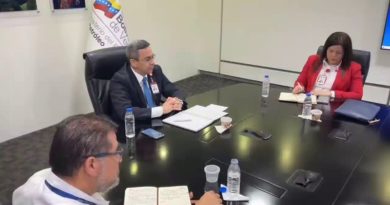 Conforman mesa de trabajo para incrementar la actividad en el sector petrolero