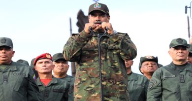 Jefe de Estado ordena enseñar estrategia militar de Bolívar en componentes de la FANB