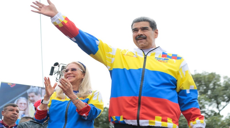 Pueblo de La Guaira recibe con fervor al presidente Nicolás Maduro en Catia La Mar