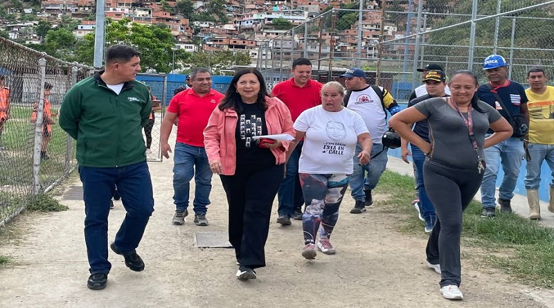 Avanzan trabajos de construcción en polideportivo La Gran Parada en Macarao