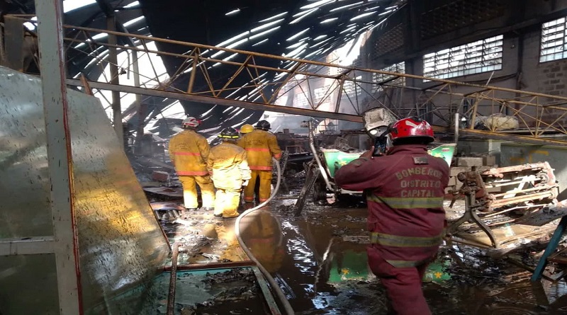 Sistema de Gestión de Riesgos atiende incendio en Zona Industrial de Miranda