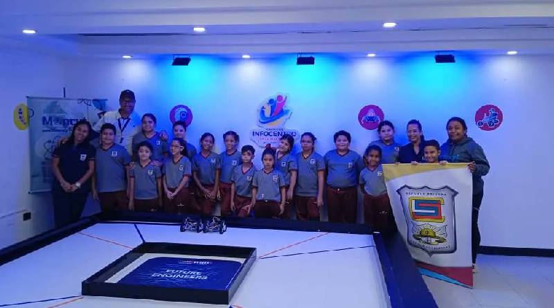Estudiantes de la UEP San José de Calazán reciben formación robótica en Zulia