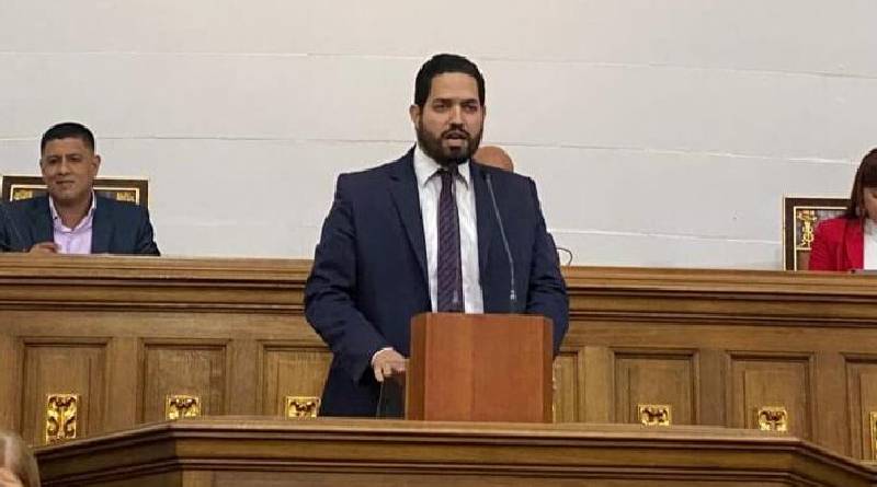 Diputado Manuel Muqueza se une a las filas del PSUV