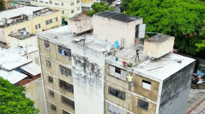 Trabajos de recuperación en la parroquia San Pedro son supervisados