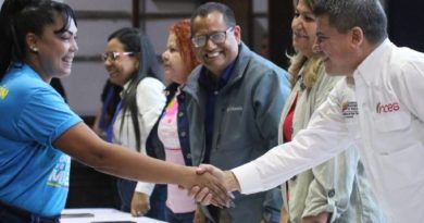 Mujeres reciben certificados para el Empoderamiento Productivo en Inces
