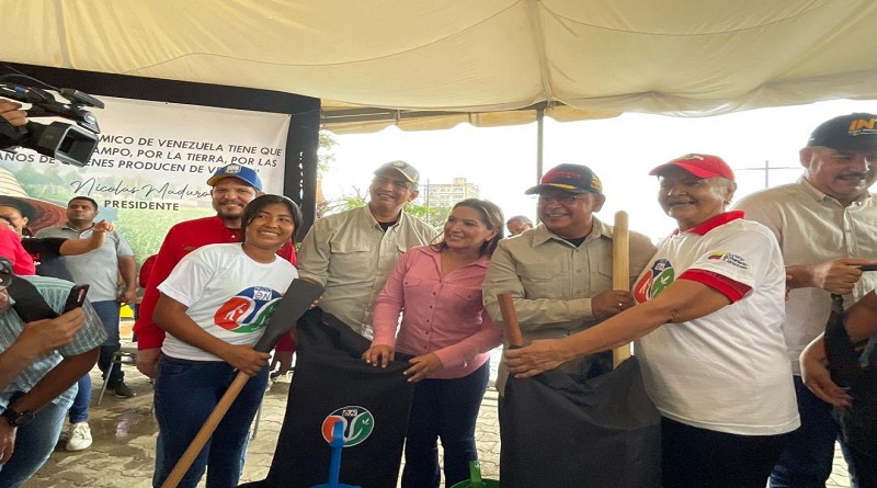 Entregan kits Trabuco Clap a 300 agricultores urbanos del Zulia