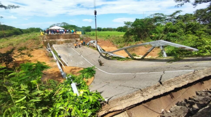 Gobierno moviliza maquinaria para construir nuevo puente sobre el Río Cocuiza