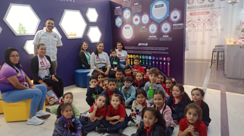 Pequeños visitaron la sala de química del Museo de Ciencias en Caracas