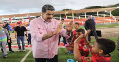 Presidente Maduro inaugura la cancha "Siervo de Jesús Granado" en Charallave