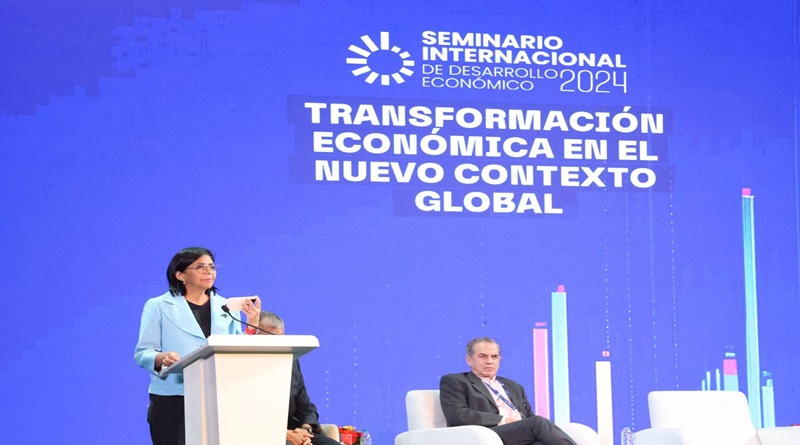 Presidente Maduro participa en II Seminario de Desarrollo Económico