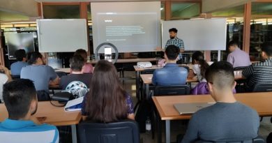 Estudiantes y especialistas en física participaron en ciclo de charlas “Un Instante en el Universo”
