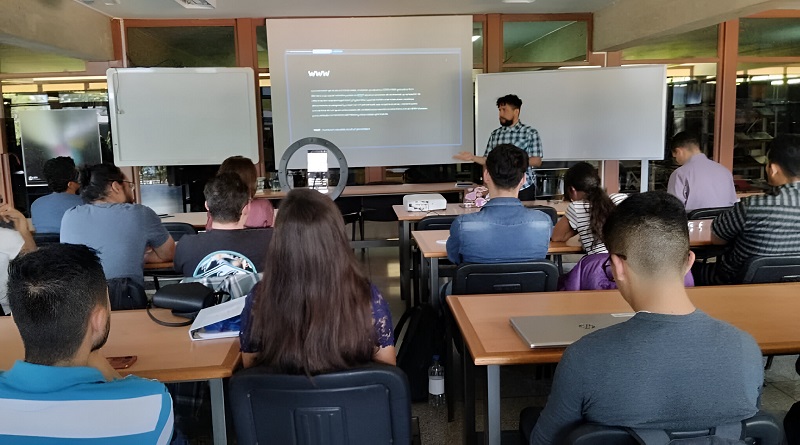 Estudiantes y especialistas en física participaron en ciclo de charlas “Un Instante en el Universo”