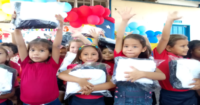 Productores textiles de Portuguesa entregan uniformes escolares “Hecho en Comuna”
